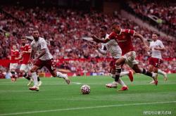 开云足球直播-斯图加特全队发挥出色，取得连胜