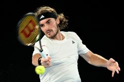 开云体育中国-西班牙网球队强势英国网球队，西西帕斯统治全场的简单介绍