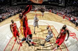 开云平台-鹈鹕加时鏖战力克新疆，西亚卡姆扛起全队书写英雄篇章