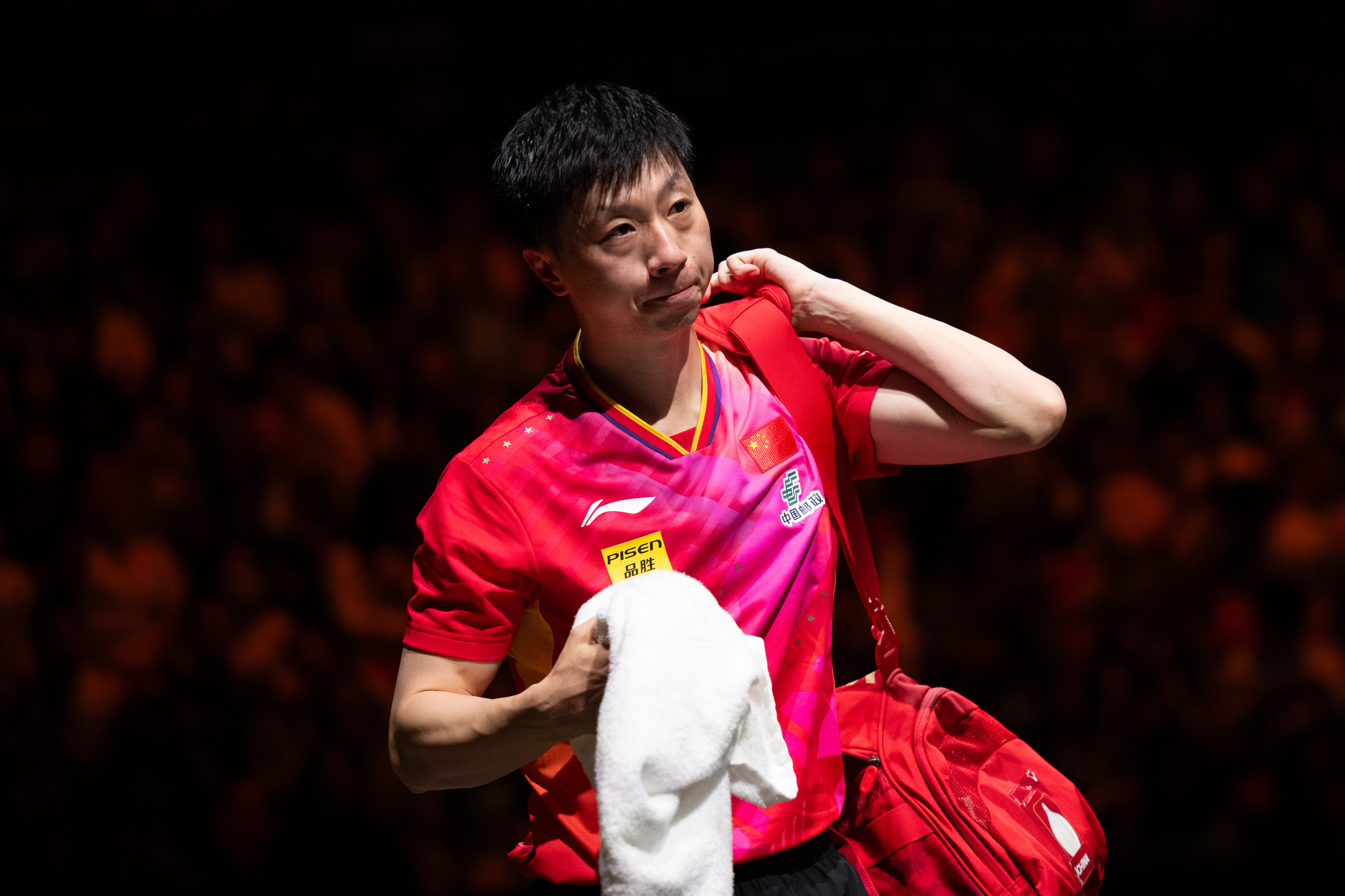 中国乒乓球队强势英国乒乓球队，马龙统治全场