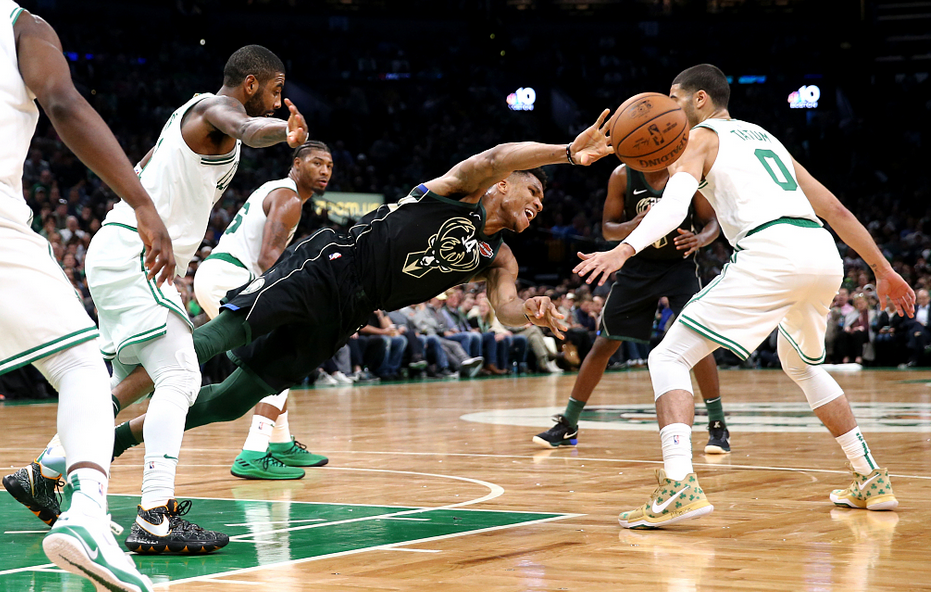 凯尔特人险胜雄鹿B队,保罗三分雨点燃全场 凯尔特人险胜雄鹿B队,保罗三分雨点燃全场