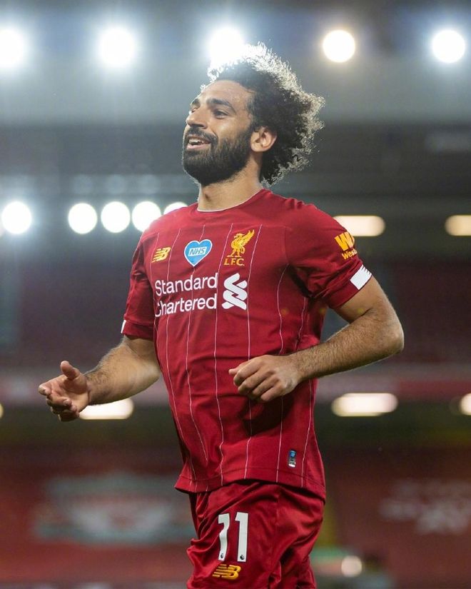 利物浦前锋梅开二度,巴伦西亚主场抢分 利物浦前锋梅开二度,巴伦西亚主场抢分