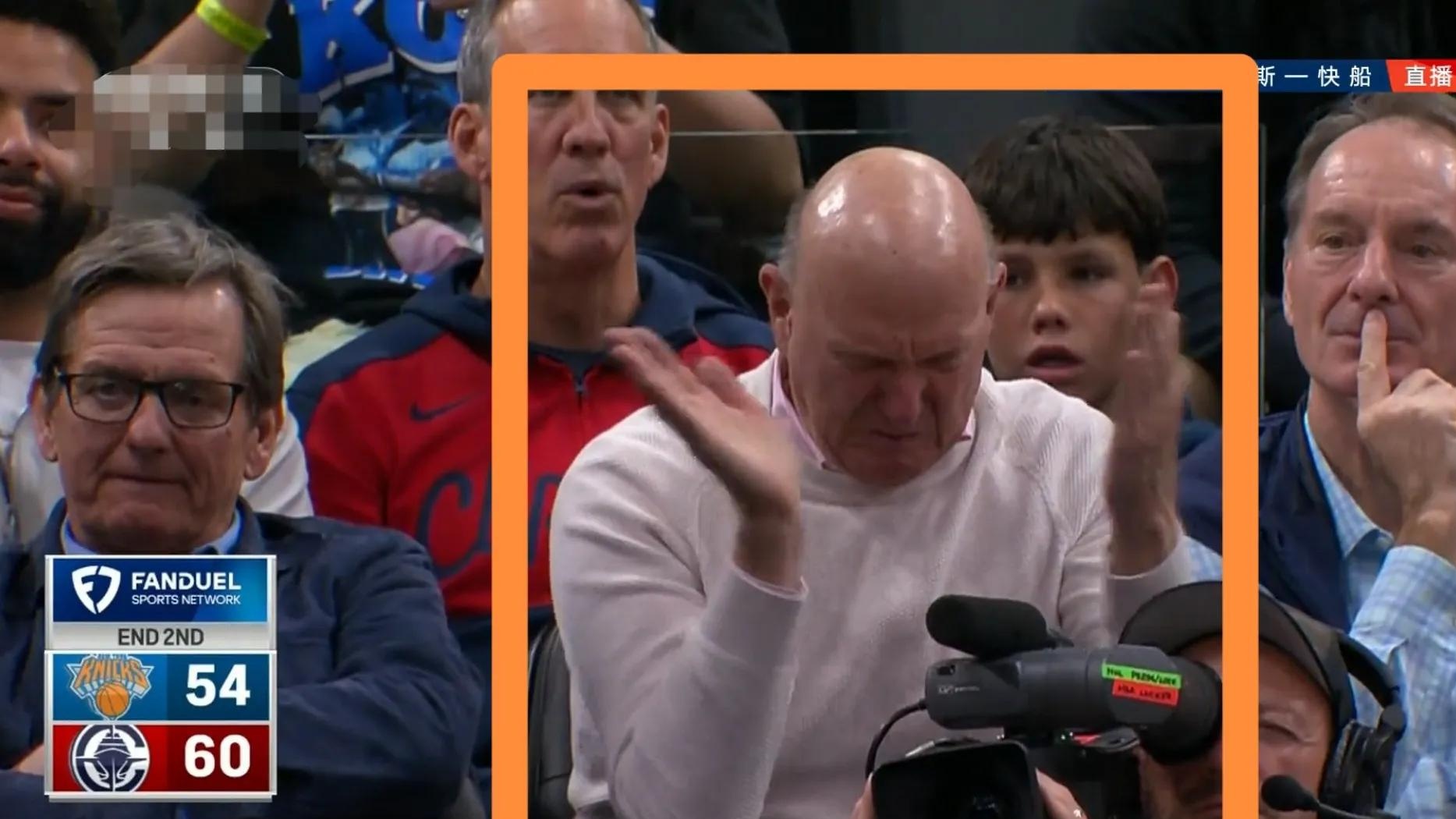 快船主场击溃尼克斯，结束两连败