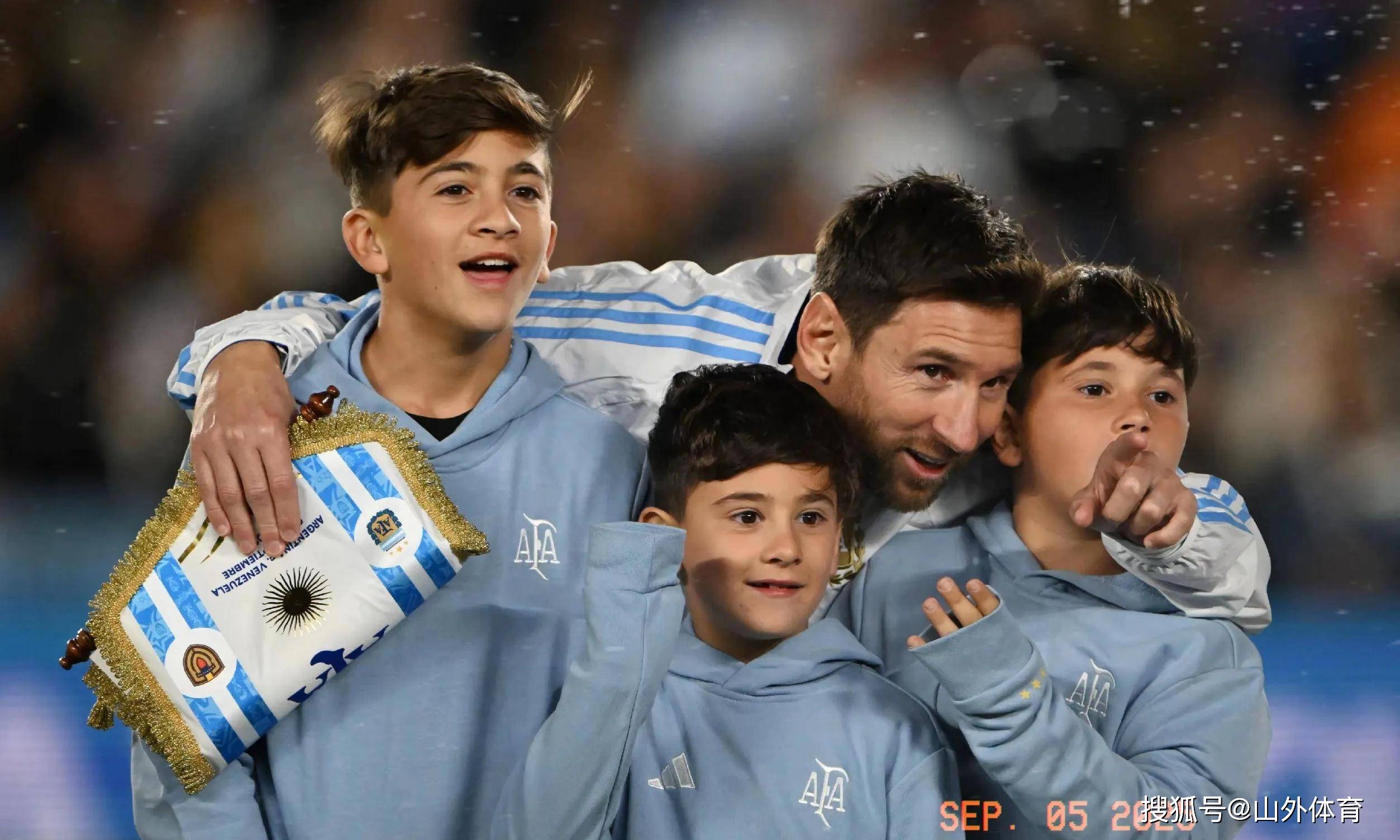 阿根廷完胜里昂，C罗刷新纪录