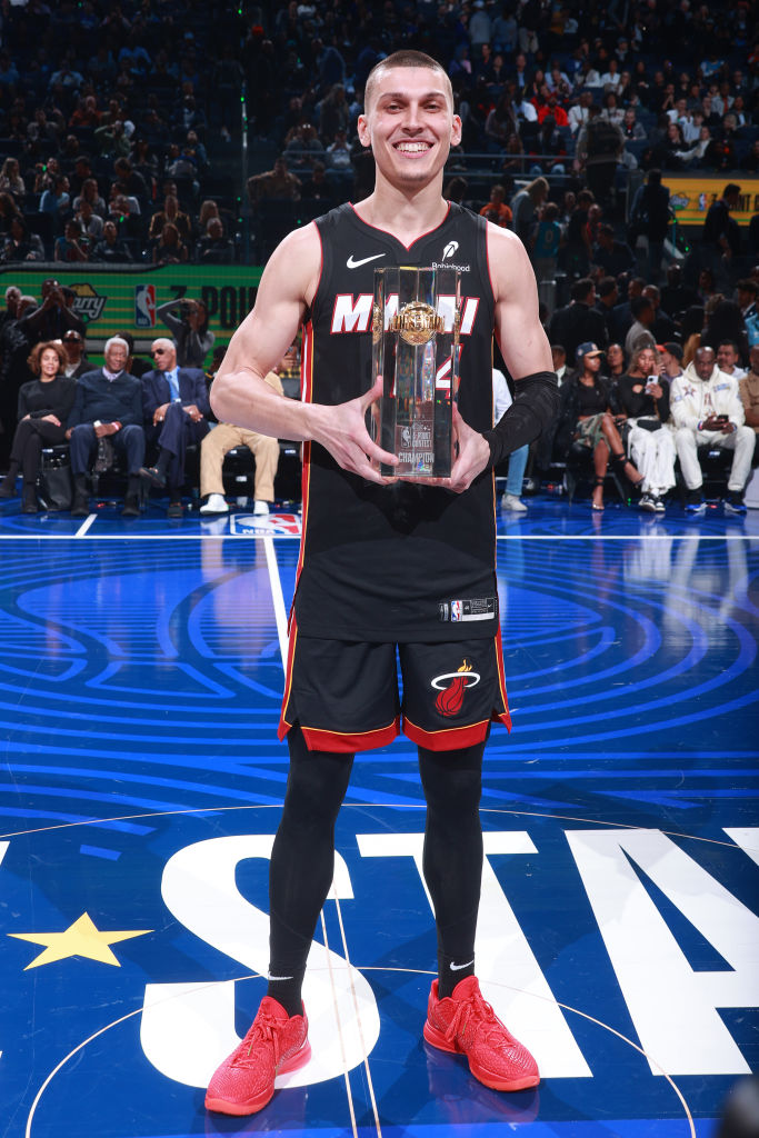 关于美国男篮险胜勇士，利拉德绝境逆转的信息