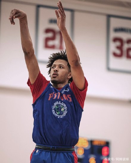关于马刺强势篮网B队，汉密尔顿高光表现的信息