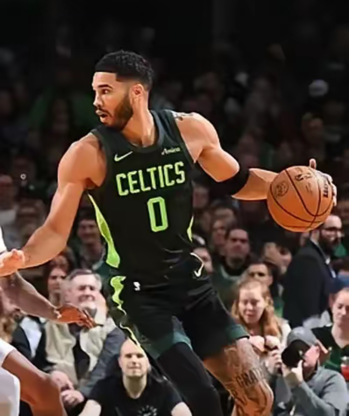 凯尔特人血洗雷霆,利拉德送出助攻 凯尔特人血洗雷霆,利拉德送出助攻