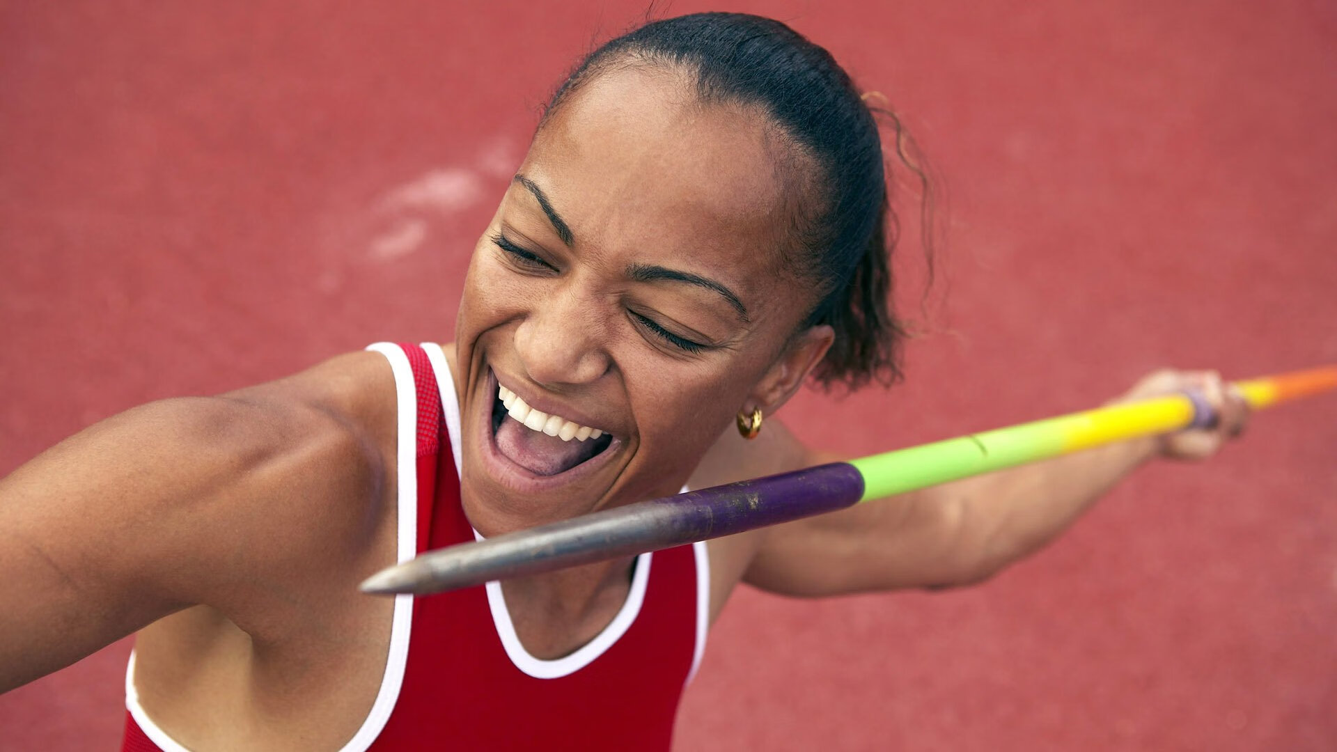 跨界隐喻，当深圳队提前终结悬念，詹姆斯在欧冠决赛接管比赛