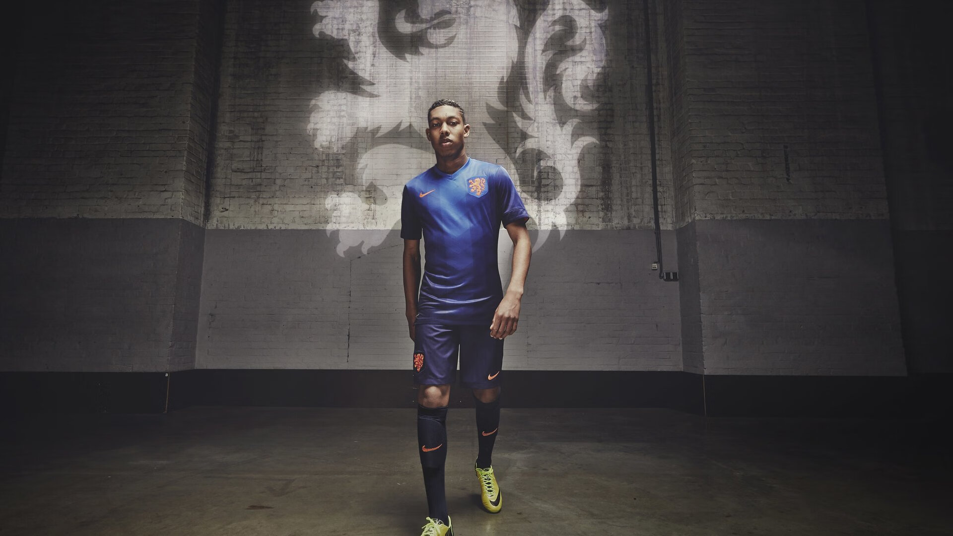 铁血蓝鹰!拉齐奥完胜莱比锡红牛,恩佐防守端化身锁链锁死对手