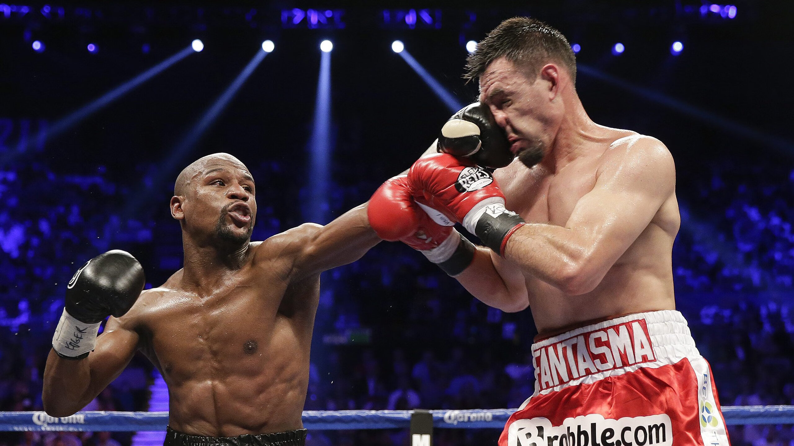 年度焦点之战之夜，字母哥关键战不手软，雄鹿之魂铸就传奇